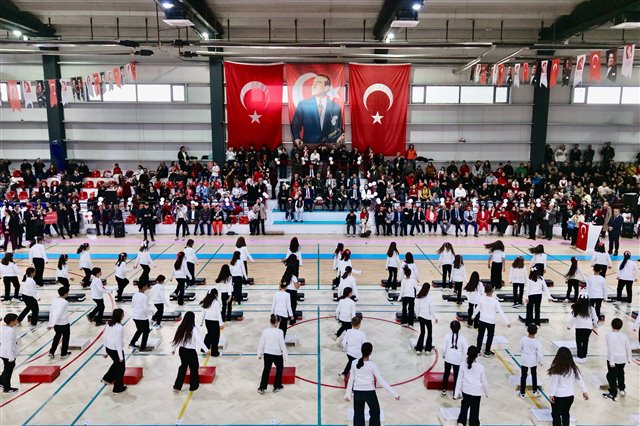 ​Cumhuriyetimizin 103. yıl dönümünde, Ulu Önderimiz Gazi Mustafa Kemal Atatürk’ün anıtına çelengimizi sunarak Cumhuriyetimize olan bağlılığımızı bir kez daha ifade ettik.