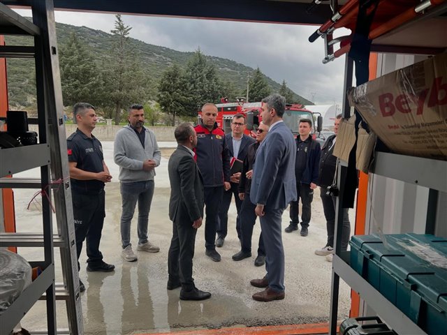 İlçe Kaymakamımız Sayın Can Kazım Kuruca ve Belediye Başkan Yardımcımız Sayın Hüseyin Göktur, yapımı devam eden Afet Eğitim Merkezi’nde yürütülen çalışmaları yerinde inceledi.