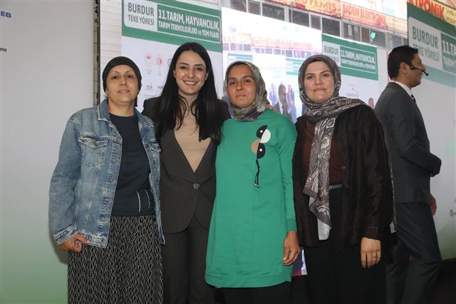 Temsili Yörük Göçü yürüyüşüyle başlayan Burdur Teke Yöresi 11. Tarım, Hayvancılık, Tarım Teknolojileri ve Yem Fuarı’nda sektör temsilcileri ve üreticilerimizle bir araya geldik.