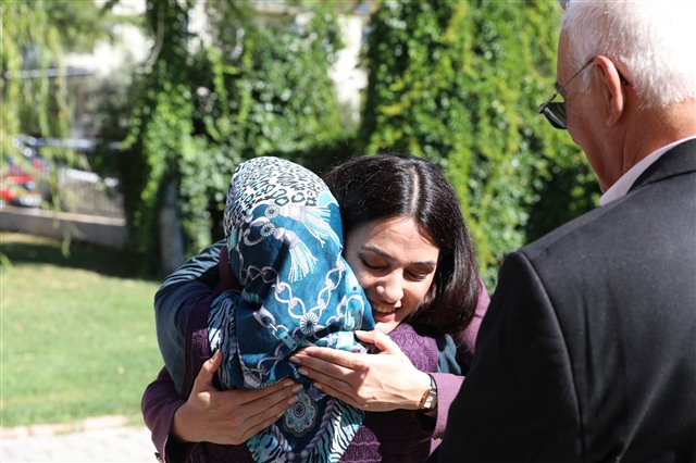 19 Eylül Gaziler Günü dolayısıyla Cumhuriyet Meydanımızda düzenlenen çelenk sunma törenine katıldık.