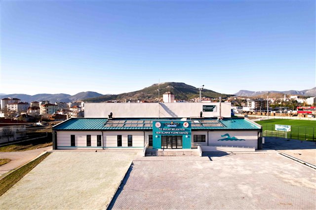 Yarı Olimpik Yüzme Havuzu