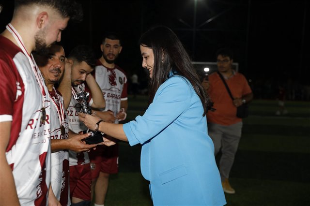 ​Kızılkaya Belediyesi tarafından düzenlenen Halı Saha Futbol Turnuvası’nı, finalde Kızılkaya FK’yı 7-1 mağlup ederek Bucak Belediyesi olarak şampiyon tamamladık. 