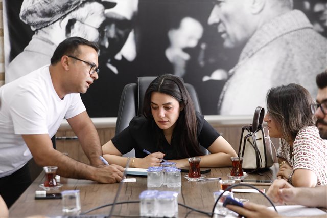 ​Proje ekibimizle bir araya gelerek, ilçemizde yürütülen çalışmaların son durumunu değerlendirdik.
