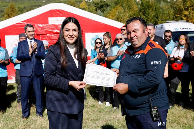 Afetlerde Sağlık Hizmetleri 3. Bölge Kampı kapsamında İncirhanı’nda gerçekleştirilen kurtarma tatbikatlarına katıldık. 