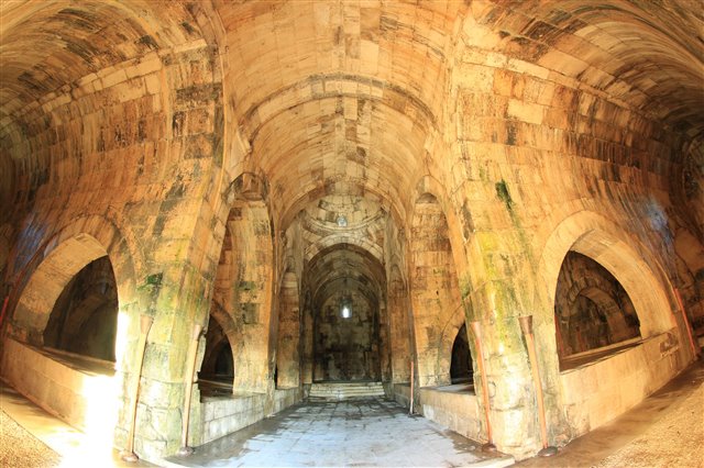 Susuzhan Kervansarayı