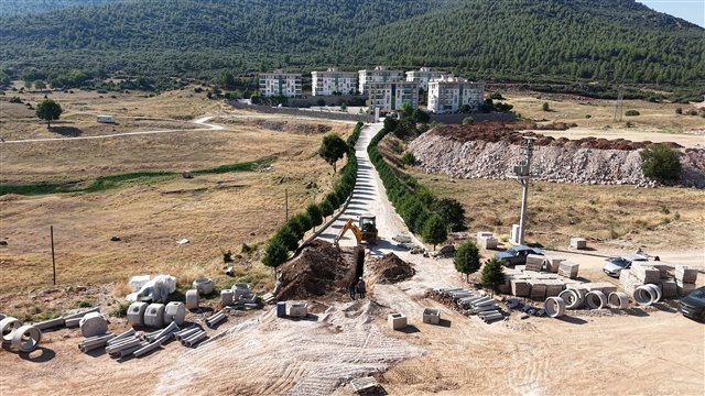 Yaklaşık 8 yıldır kanalizasyon bağlantısı bulunmayan Altınkent Konutları için, vatandaşlarımızdan gelen talepler üzerine çalışmalara başladık.