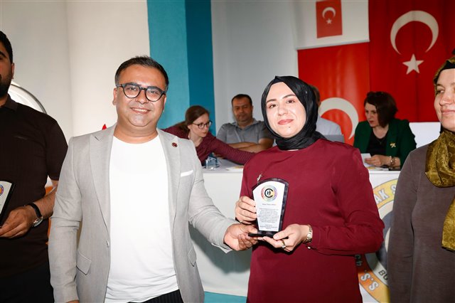 Bucak Belediye Başkan Vekili Özcan Duran Farklı Programlarda Vatandaşlarla Buluştu