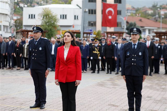 ​Cumhuriyetimizin 103. yıl dönümünde, Ulu Önderimiz Gazi Mustafa Kemal Atatürk’ün anıtına çelengimizi sunarak Cumhuriyetimize olan bağlılığımızı bir kez daha ifade ettik.