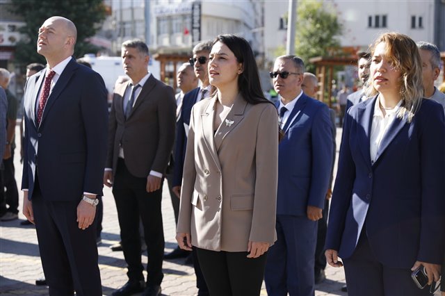 ​30 Ağustos Zafer Bayramı, milletimizin bağımsızlık mücadelesindeki kararlılığının ve zaferinin simgesidir.
