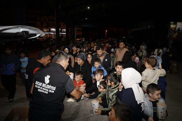 Müziğin ve sinemanın keyfini Kapalı Pazar Pazarı’nda hep birlikte yaşadık.