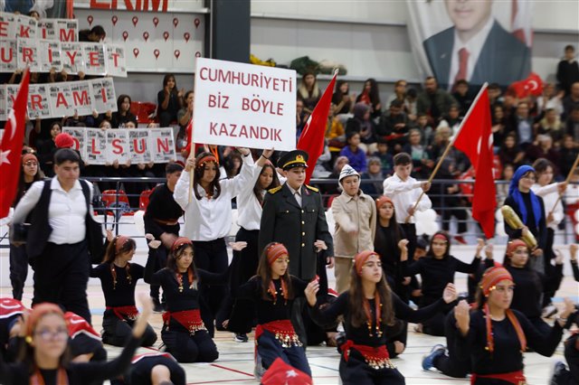 Cumhuriyetimizin 103. yılını, aynı gurur ve heyecanla kutlamanın mutluluğunu yaşadık.