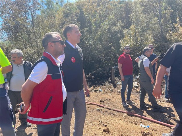 ​Kavacık Köyü’nde devam eden arazi yangınına karşı Bucak Belediyesi olarak tüm ekiplerimizle sahadayız.
