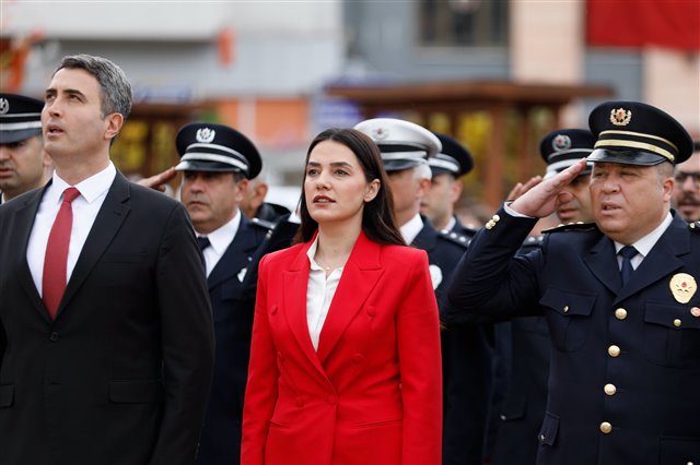 ​Cumhuriyetimizin 103. yıl dönümünde, Ulu Önderimiz Gazi Mustafa Kemal Atatürk’ün anıtına çelengimizi sunarak Cumhuriyetimize olan bağlılığımızı bir kez daha ifade ettik.