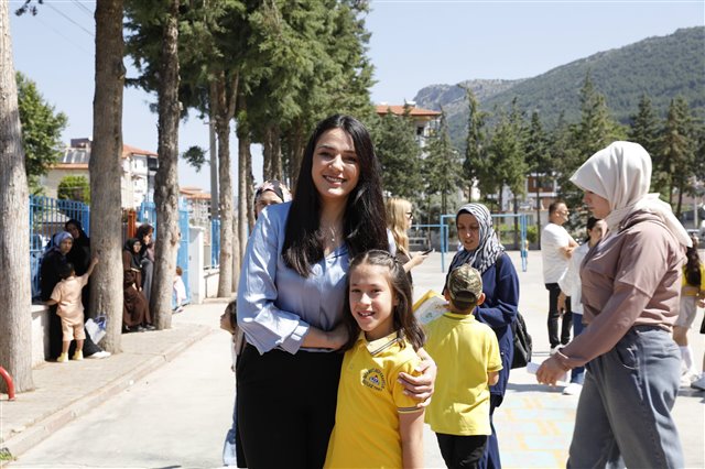Karne sevincini Mehmet Akif Ersoy İlkokulu’ndaki yavrularımızla birlikte paylaşmanın mutluluğunu yaşadık.