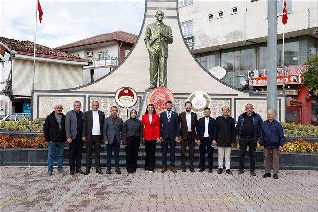​Cumhuriyetimizin 103. yıl dönümünde, Ulu Önderimiz Gazi Mustafa Kemal Atatürk’ün anıtına çelengimizi sunarak Cumhuriyetimize olan bağlılığımızı bir kez daha ifade ettik.