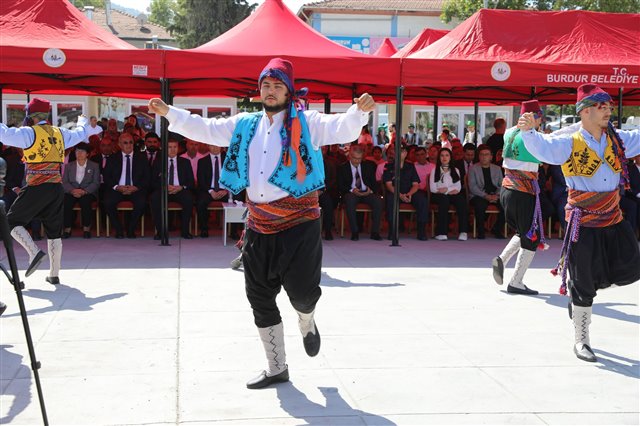 Ahilik Haftası kapsamında Burdur’da düzenlenen programda, emeğin, alın terinin ve dayanışmanın temsilcisi olan esnaf ve sanatkârlarımızla bir araya geldik.