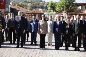 ​30 Ağustos Zafer Bayramı, milletimizin bağımsızlık mücadelesindeki kararlılığının ve zaferinin simgesidir.