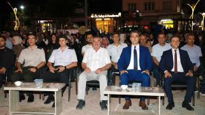 Belediye Başkan Vekilimiz Mesut Günel, 15 Temmuz Demokrasi ve Millî Birlik Günü kapsamında düzenlenen anma programına, İlçe Kaymakamımız Sayın Can Kazım Kuruca ve ilçe protokolü ile birlikte katıldı.