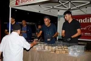 Hacı Ömer Ağa Camimizde Mevlid Kandili vesilesiyle tatlı ikramlarında bulunduk. 