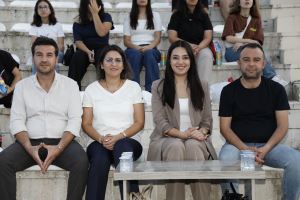 Şirinler Parkı’nda vatandaşlarımızla birlikte Filenin Sultanları’nın Avrupa Şampiyonası final heyecanına ortak olduk. 