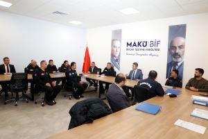 ​İlçemizde meydana gelebilecek olası depremlere karşı hazırlık kapsamında düzenlenen masa başı deprem tatbikatına, Belediye Başkan Vekilimiz Ahmet Demir, Belediye Başkan Yardımcımız ve ilgili birim müdürlüklerimiz katılım sağladı.
